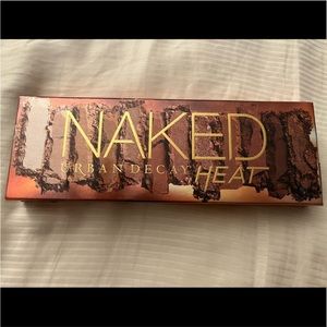 😍Urban Decay NAKED HEAT EYESHADOW PALETTE!! BNIB